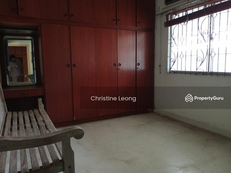 Taman Kolam Air, Jalan Sepoi, Johor Bahru, Johor, 3 Bedrooms, 1800 sqft