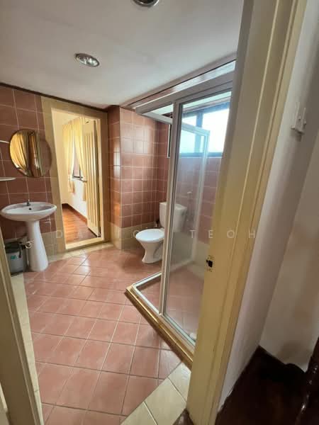 Rumah Banglo untuk Disewa di Batu Ferringhi (Penang) - Danick Teoh - Bathroom - PropertyGuru.com.my