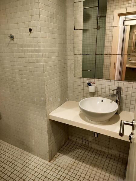 Untuk Disewa - Sixceylon