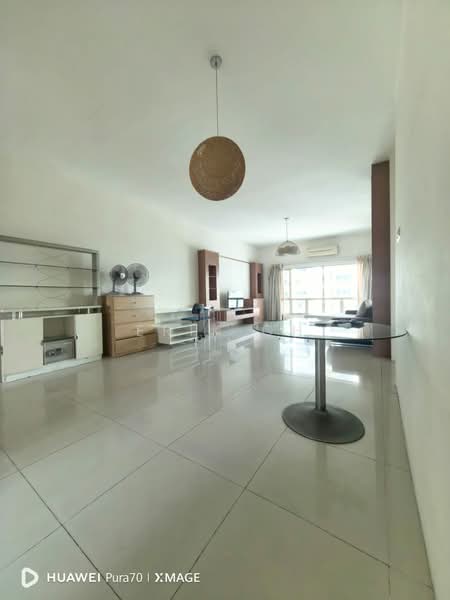 Kondominium untuk Dijual di East Lake Residence - Erik Oh - Living Room - PropertyGuru.com.my
