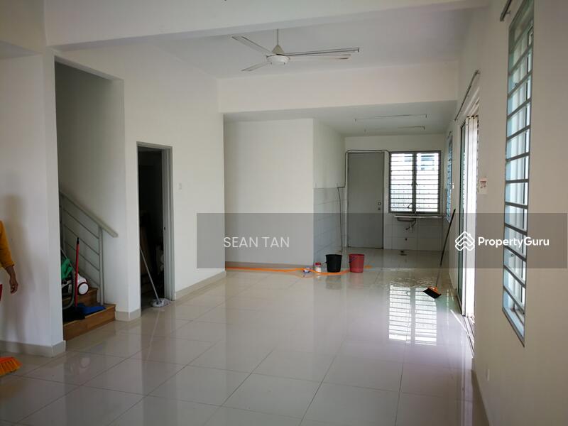 Rawang Bayu Lagenda Corner 2.5 storey house for sale, jalan bayu