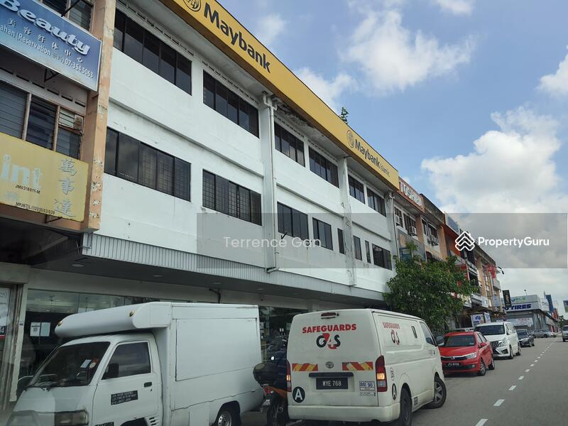 JOHOR JAYA JALAN DEDAP 6 NEAR MAYBANK MAGNUM 4D 3 STOREY SHOP FOR SALE FACE MAIN ROAD, JALAN