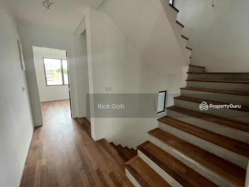 Untuk Dijual - 8 Babington