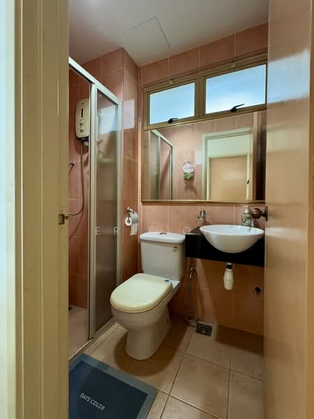 Kondominium untuk Dijual di East Lake Residence - Erik Oh - Bathroom - PropertyGuru.com.my