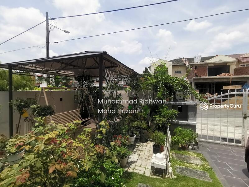 Extra 5ft Land End Lot Double Storey terrace house USJ 4, Subang Jaya