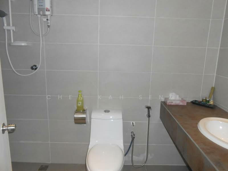 Servis Apartment untuk Dijual di Fahrenheit 88 (KL Plaza Suites) - Chen Kah Seng - Bathroom - PropertyGuru.com.my