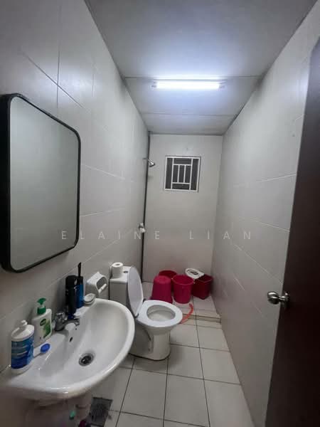 Pangsapuri untuk Disewa di Radius Residence - Elaine Lian - Bathroom - PropertyGuru.com.my