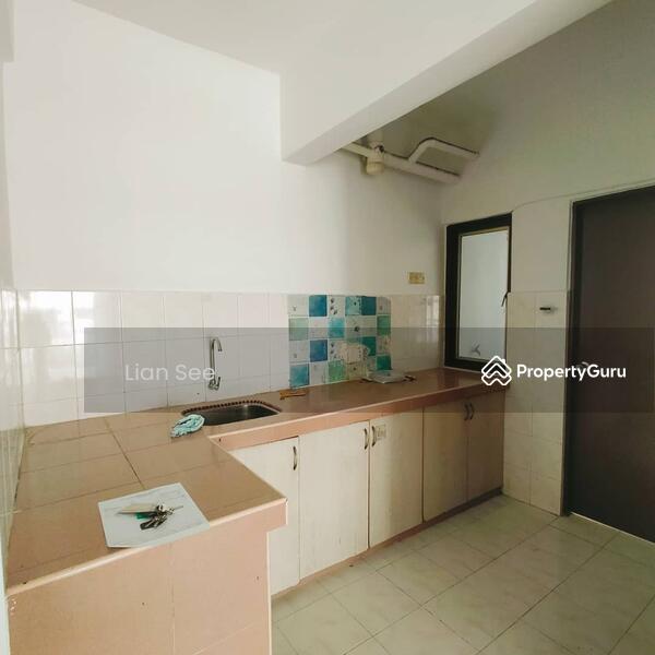 Villa Sentosa Apartment, Klang, Selangor, 3 Bedrooms, 800 sqft