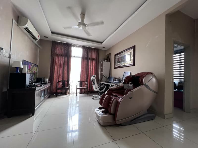 Semi-Detached House for Sale in Taman Villa Putra (Sungai Buloh) - Aziz Saad - Living Room - PropertyGuru.com.my