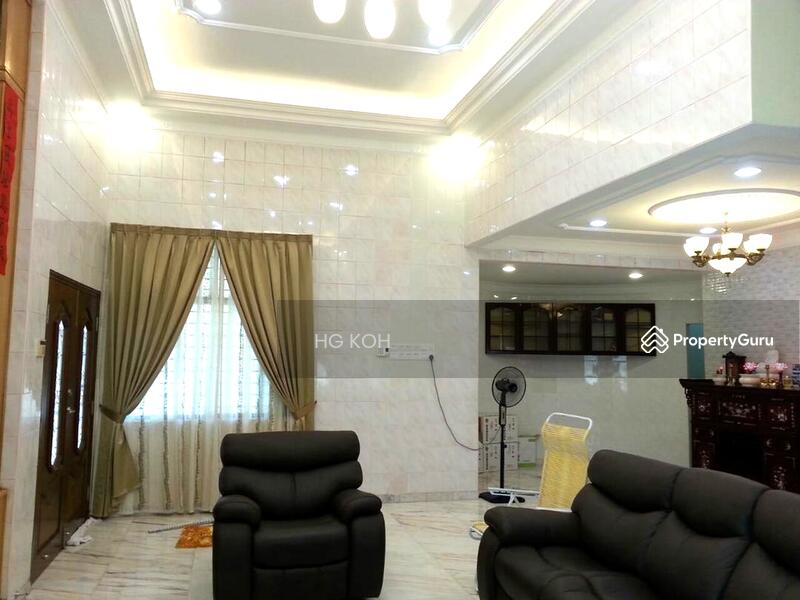 For Rent - 2 1/2 storey Fully furnished bungalow, Kampung Lapan