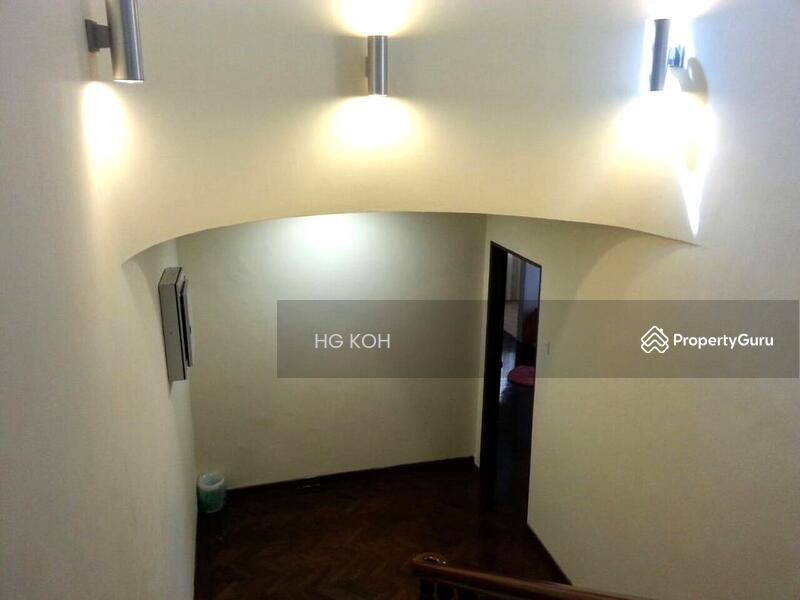 For Rent - 2 1/2 storey Fully furnished bungalow, Kampung Lapan
