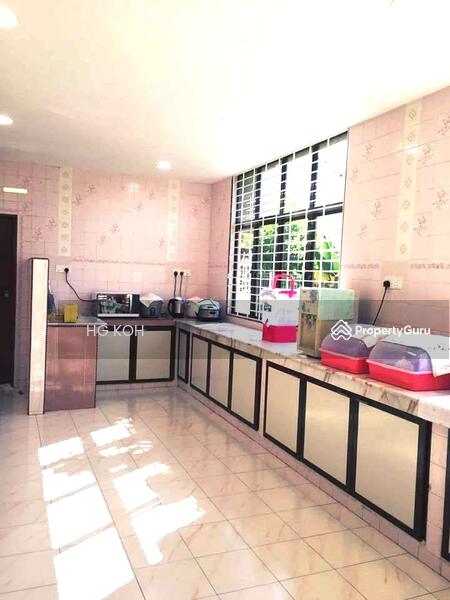 For Rent - 2 1/2 storey Fully furnished bungalow, Kampung Lapan