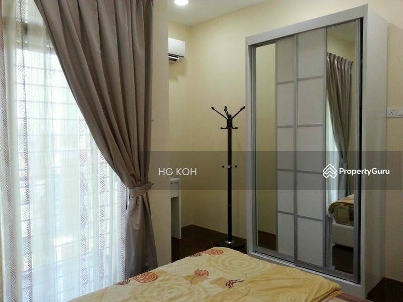 For Rent - 2 1/2 storey Fully furnished bungalow, Kampung Lapan
