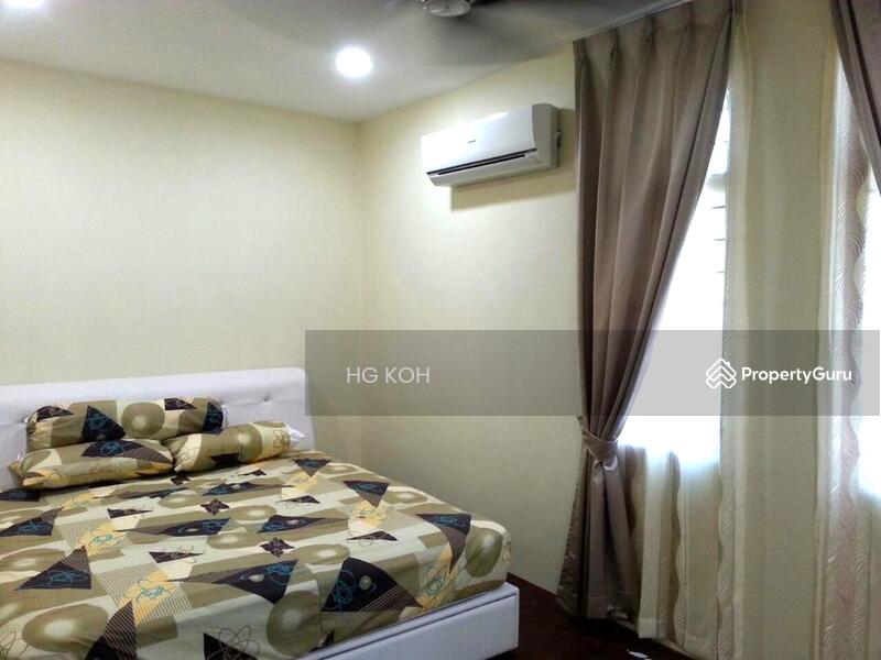 For Rent - 2 1/2 storey Fully furnished bungalow, Kampung Lapan