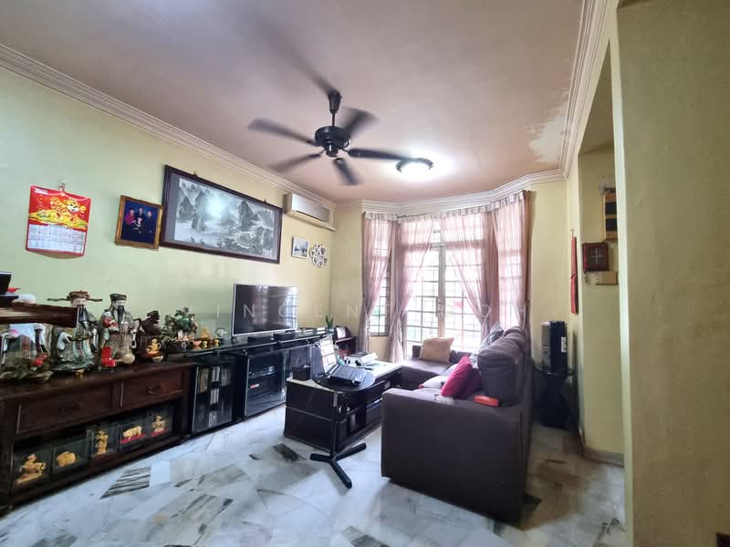 2-storey Terraced House for Sale in Bukit Rahman Putra (Sungai Buloh) - Vincent Goh - Living Room - PropertyGuru.com.my