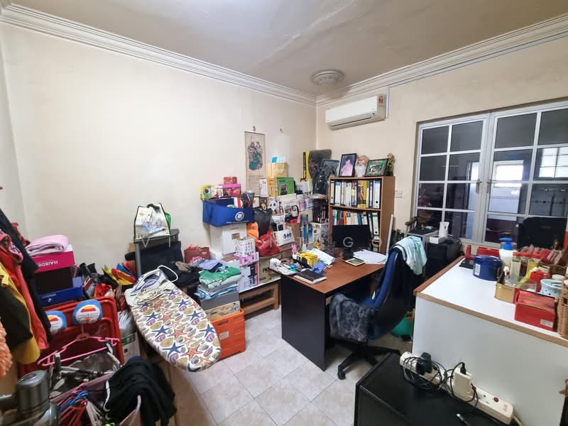2-storey Terraced House for Sale in Bukit Rahman Putra (Sungai Buloh) - Vincent Goh - Study - PropertyGuru.com.my