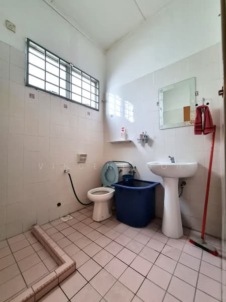 2-storey Terraced House for Sale in Bukit Rahman Putra (Sungai Buloh) - Vincent Goh - Bathroom - PropertyGuru.com.my
