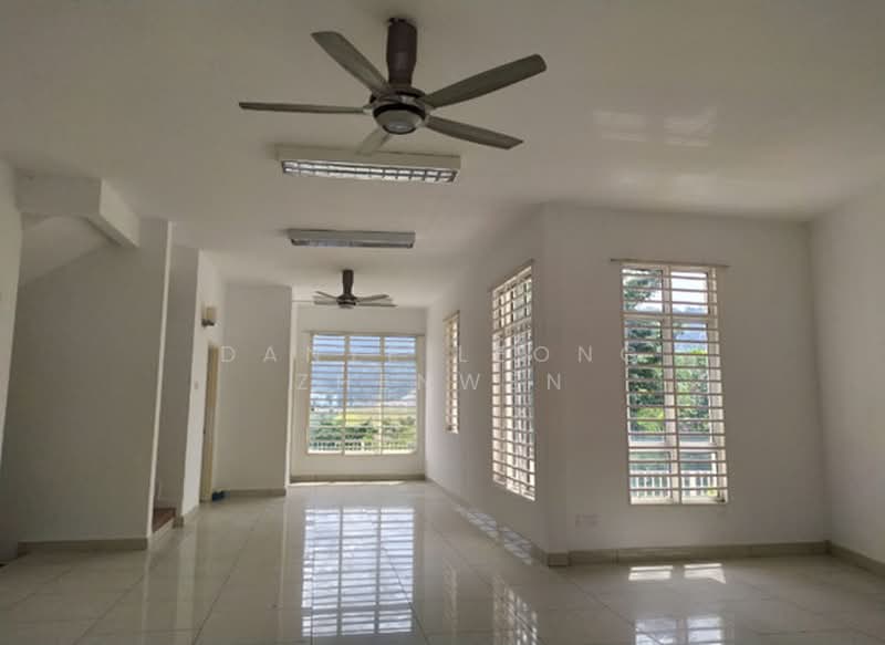 2.5-storey Terraced House for Rent in Ampang Jaya (Ampang) - Dante Leong Zhenwen - Living Room - PropertyGuru.com.my