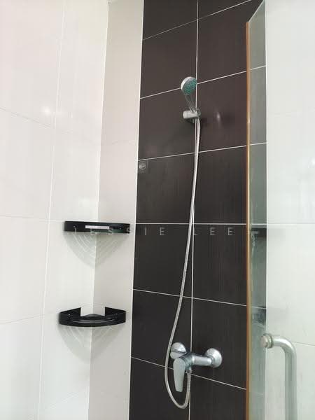 Rumah Teres 2.5-Tingkat untuk Dijual di Taman Bukit Serdang (Seri Kembangan) - Jessie Lee - Bathroom - PropertyGuru.com.my