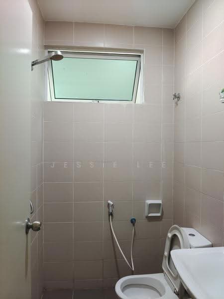 Rumah Teres 2.5-Tingkat untuk Dijual di Taman Bukit Serdang (Seri Kembangan) - Jessie Lee - Bathroom - PropertyGuru.com.my