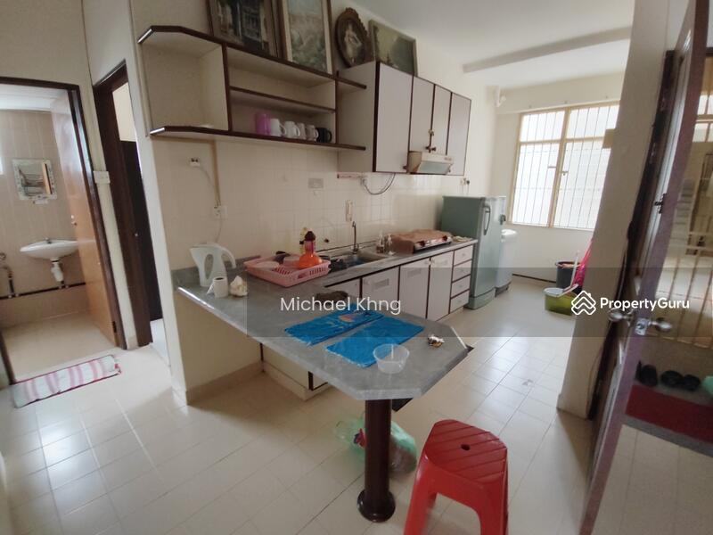 Bayu Emas Apartments, Jalan Batu Ferringhi, Batu Ferringhi, Timor