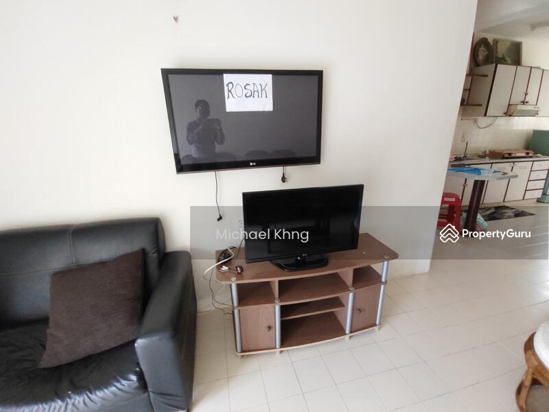 Bayu Emas Apartments, Jalan Batu Ferringhi, Batu Ferringhi, Timor