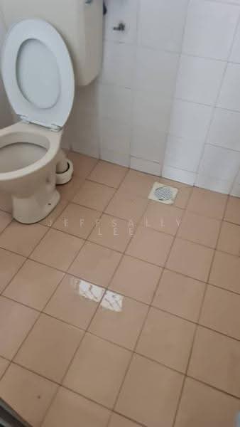 Rumah Teres untuk Disewa di Usj 13 (Subang Jaya) - JeffSally Lee - Bathroom - PropertyGuru.com.my