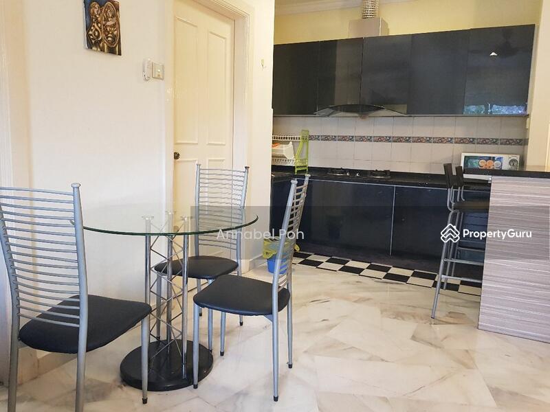 Untuk Disewa - Megan Ambassy