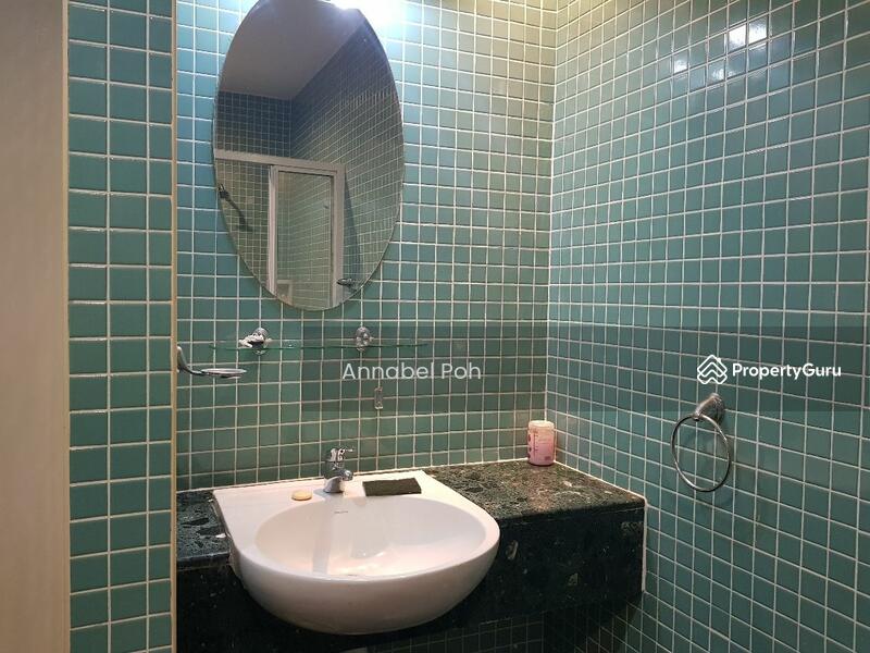 Untuk Disewa - Megan Ambassy