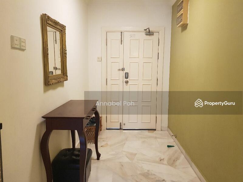 Untuk Disewa - Megan Ambassy