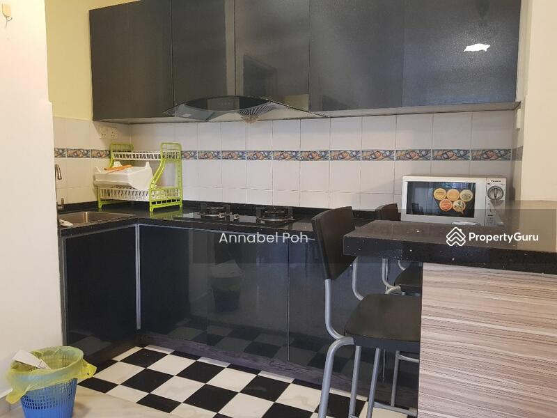 Untuk Disewa - Megan Ambassy