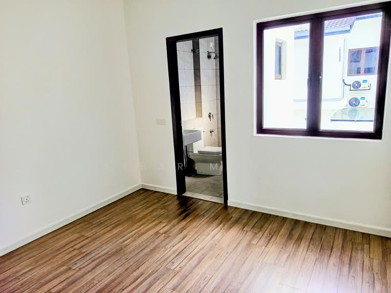Rumah Teres 2 Tingkat untuk Dijual di Bandar Serenia (Dengkil) - Azhar Mohd - Bathroom - PropertyGuru.com.my