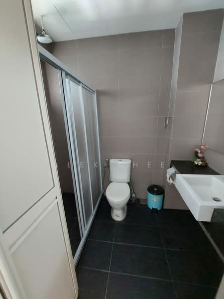 Kondominium untuk Disewa di MBF Tower - Alex Chee - Bathroom - PropertyGuru.com.my