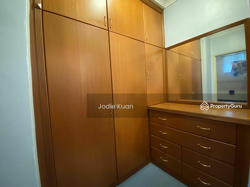 Built-in wardrobe 