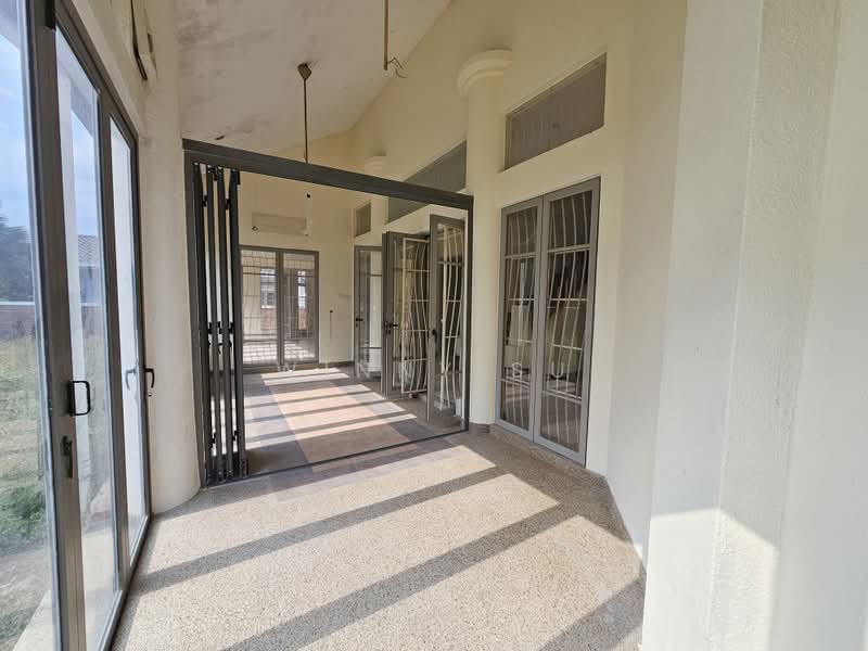Semi-Detached House for Sale in Bukit Jelutong (Shah Alam) - Winny Su - Balcony - PropertyGuru.com.my