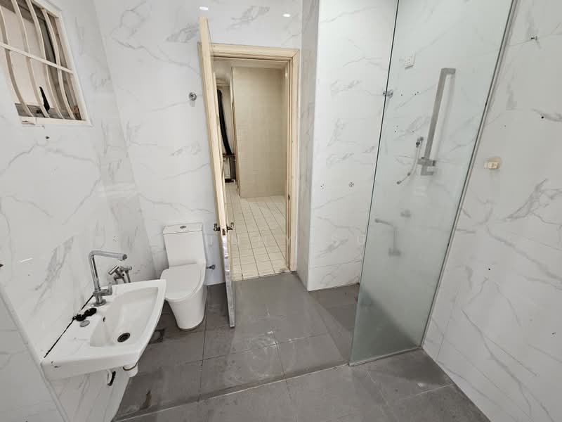 Semi-Detached House for Sale in Bukit Jelutong (Shah Alam) - Winny Su - Bathroom - PropertyGuru.com.my