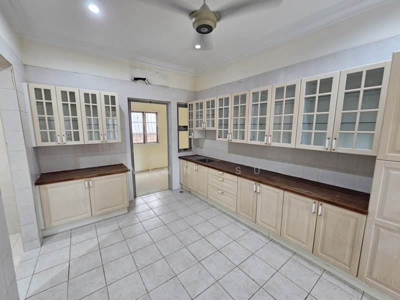 Semi-Detached House for Sale in Bukit Jelutong (Shah Alam) - Winny Su - Kitchen - PropertyGuru.com.my