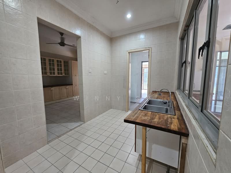 Semi-Detached House for Sale in Bukit Jelutong (Shah Alam) - Winny Su - Kitchen - PropertyGuru.com.my