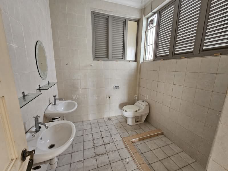 Semi-Detached House for Sale in Bukit Jelutong (Shah Alam) - Winny Su - Bathroom - PropertyGuru.com.my