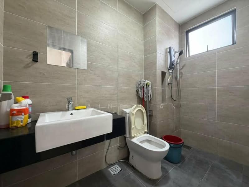 Kondominium untuk Disewa di Legend Heights - Elaine Lian - Bathroom - PropertyGuru.com.my