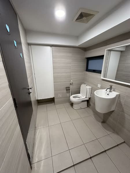 Office for Rent in Kampung Berembang (Ampang) - Kenny Yu - Bathroom - PropertyGuru.com.my
