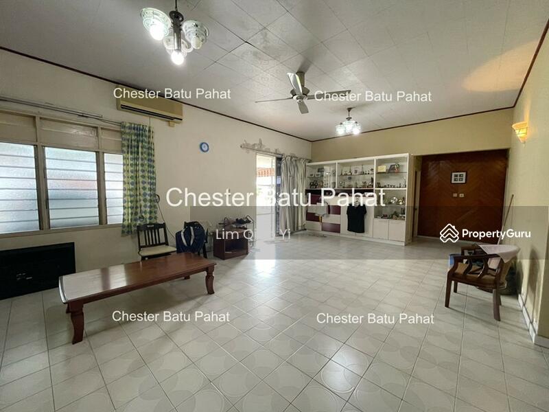 Untuk Dijual - Single Storey Semi D Taman Batu Pahat, 83000 Batu Pahat, Johor.