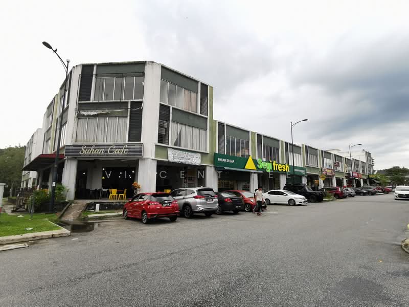 Kedai / Pejabat untuk Dijual di Bandar Country Homes (Rawang) - Vincent Tee - Exterior - PropertyGuru.com.my