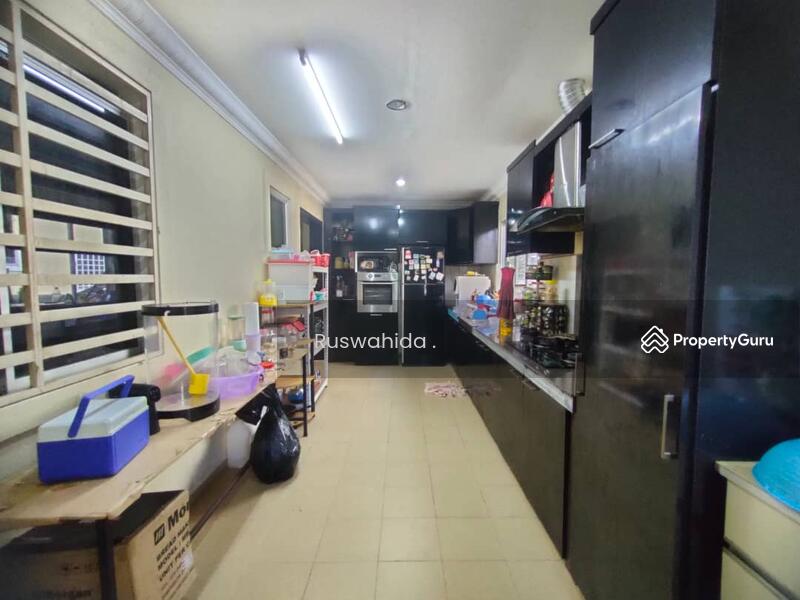 For Sale - Semi-D Jalan Lakeville, Bandar Seri Iskandar For Sale - Below Market Value