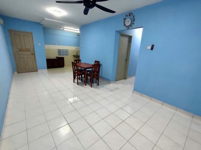 Pangsapuri untuk Disewa di Alam Prima - Andy Tee - Spacious Living & Dining Areas - PropertyGuru.com.my