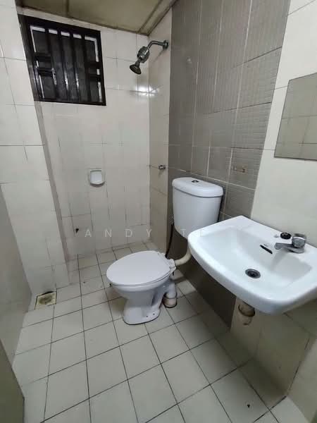 Pangsapuri untuk Disewa di Alam Prima - Andy Tee - Master Bathroom - PropertyGuru.com.my