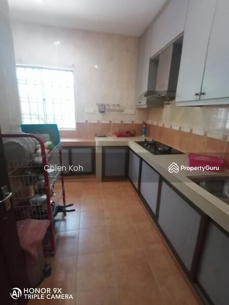Rumah Teres 2 Tingkat untuk Disewa di Ara Damansara (Selangor) - Chien Koh - Wet kitchen, back is fully extended - PropertyGuru.com.my