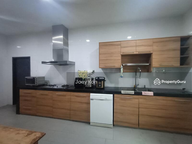Untuk Dijual - FULLY FURNISHED LAKE VIEW Bungalow With PRIVATE SWIMMING POOL Cahaya SPK U9 Shah Alam