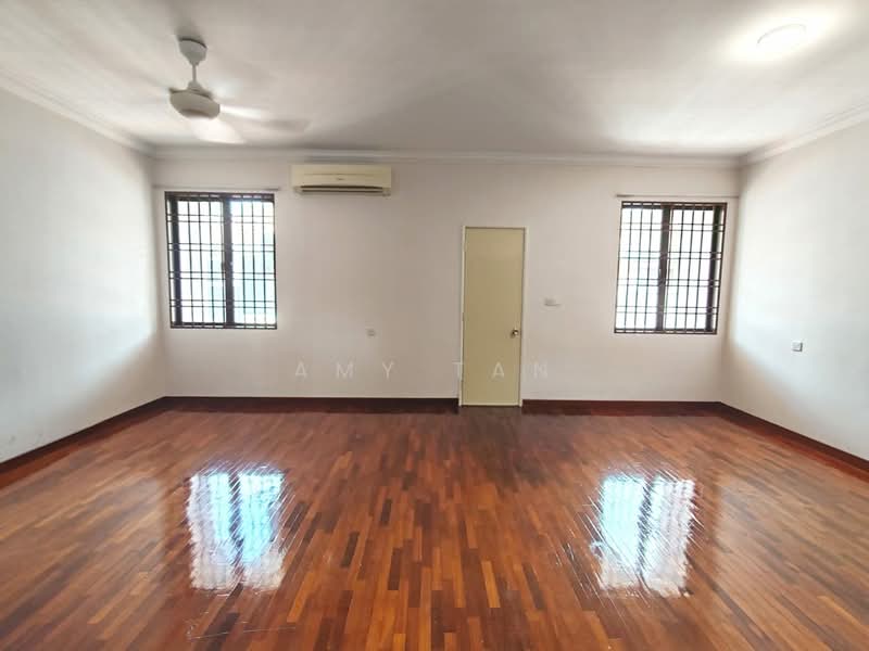 Rumah Teres 2.5 Tingkat untuk Disewa di Bandar Utama (Selangor) - Amy Tan - Living Room - PropertyGuru.com.my