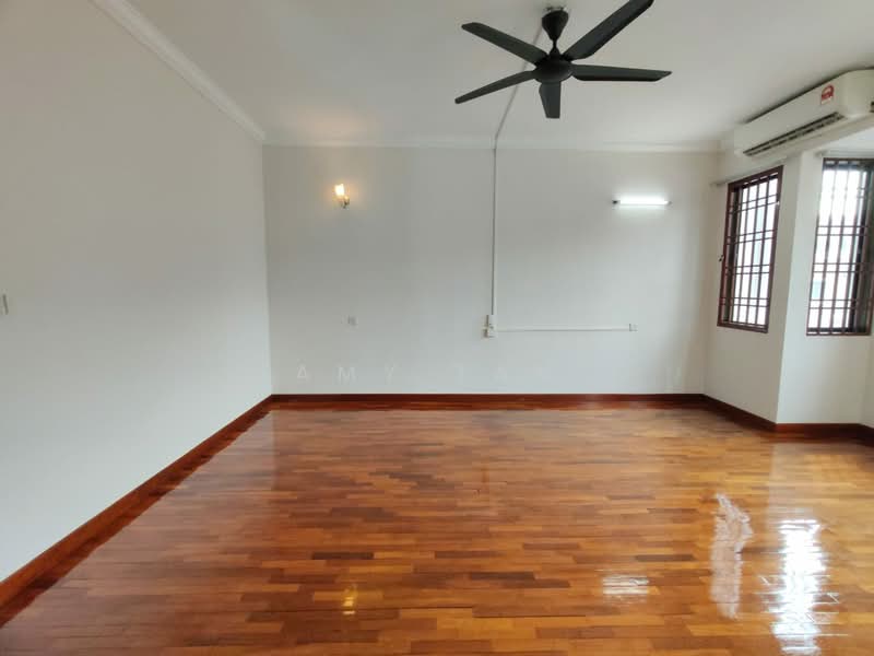 Rumah Teres 2.5 Tingkat untuk Disewa di Bandar Utama (Selangor) - Amy Tan - Living Room - PropertyGuru.com.my